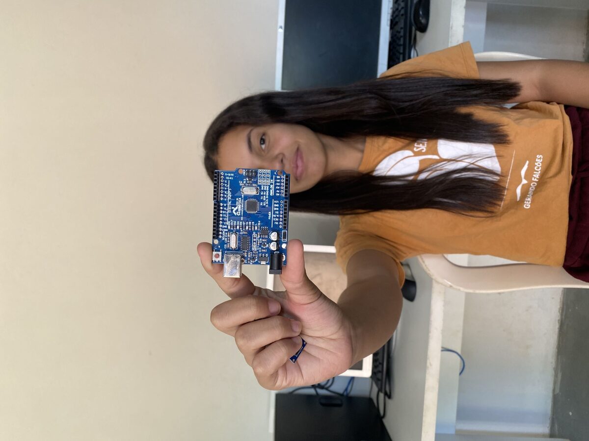 Aula de robótica do projeto e-Ducar